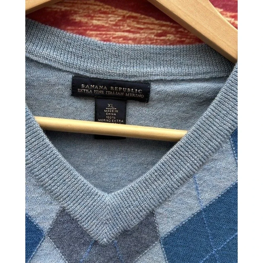 Banana Republic Men’s XL Merino Wool Preppy V-neck Blue Argyle Sweater